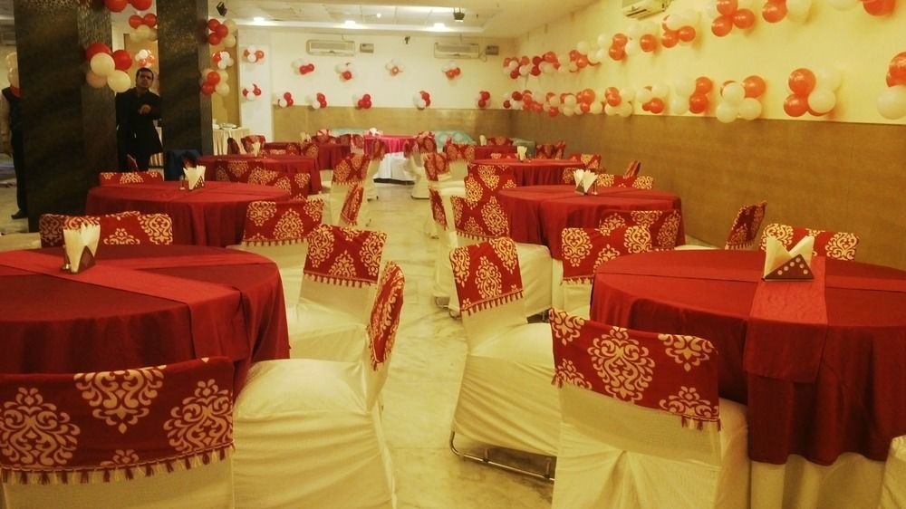 Red Carpet Hotels Noida Buitenkant foto