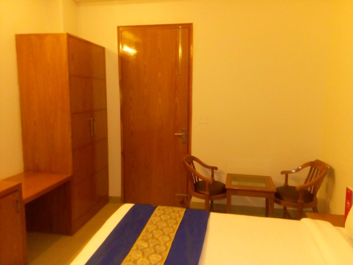 Red Carpet Hotels Noida Buitenkant foto